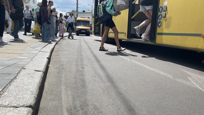 Бордюр, зупинка Бордюр, зупинка