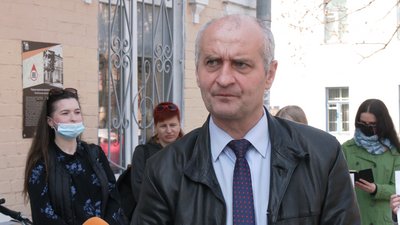 У Рівному протестували проти тимчасового переселення корпусу музшколи У Рівному протестували проти тимчасового переселення корпусу музшколи