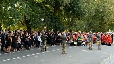 "Талановитий історик, який добровільно пішов на фронт": в Ужгороді попрощалися із полеглим захисником Миколою Гаєвим "Талановитий історик, який добровільно пішов на фронт": в Ужгороді попрощалися із полеглим захисником Миколою Гаєвим