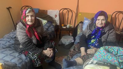 "Ні води, ні світла, ні газу, ні їжі.. оце ми так сиділи". Історії переселенців із Рижівки, що на Сумщині "Ні води, ні світла, ні газу, ні їжі.. оце ми так сиділи". Історії переселенців із Рижівки, що на Сумщині