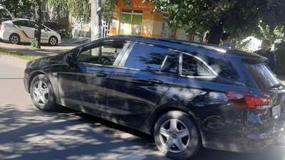 У Франківську автівка наїхала на16-річну дівчину