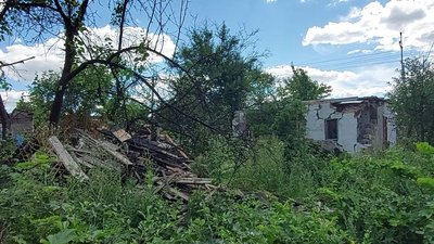 Чотири місяці після ракетного удару: як у Лозовій на Харківщині відновлюють пошкоджені будинки Чотири місяці після ракетного удару: як у Лозовій на Харківщині відновлюють пошкоджені будинки