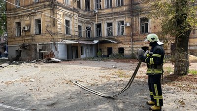 Артилерійські обстріли Харкова вранці 30 серпня: фото наслідків Артилерійські обстріли Харкова вранці 30 серпня: фото наслідків