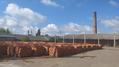 На Вінниччині незаконно видобували глину та виготовляли цеглу На Вінниччині незаконно видобували глину та виготовляли цеглу