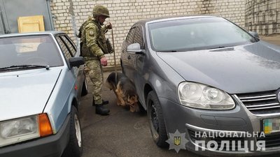 У Житомирі поліція перевіряє інформацію про замінування приміщення податкової інспекції У Житомирі поліція перевіряє інформацію про замінування приміщення податкової інспекції