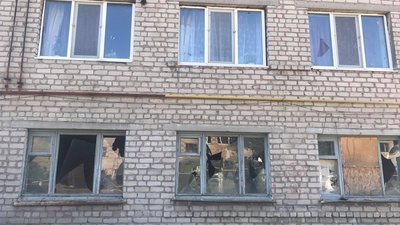 Місцеві жителі перші вибухи почули вранці приблизно о 6:40 ранку