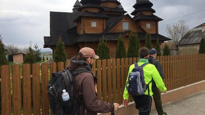 Пішки з Ужгорода до Мукачева: п’ятеро ужгородців пройшли 40 км за майже 9 годин Пішки з Ужгорода до Мукачева: п’ятеро ужгородців пройшли 40 км за майже 9 годин