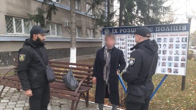 Підозрюваний у пошкодженні половецьких баб у Харкові Підозрюваний у пошкодженні половецьких баб у Харкові