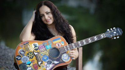Десантники Житомирщини відзначають свято – їх вітають авторськими піснями колеги та відомі виконавці Десантники Житомирщини відзначають свято – їх вітають авторськими піснями колеги та відомі виконавці