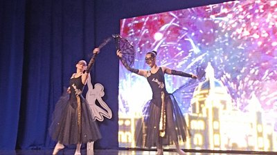 Виступ хореографічного колективу "Галатея" на сцені асамблеї Виступ хореографічного колективу "Галатея" на сцені асамблеї