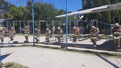 Пів сотні стрибків за два дні: як спецпризначенці готуються до виконання завдань