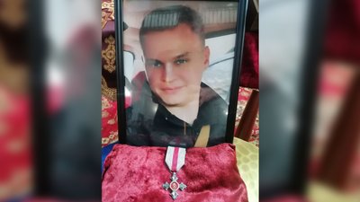 На Чернігівщині попрощалися з чотирма військовими, які загинули на Луганщині, Херсонщині та Запоріжжі На Чернігівщині попрощалися з чотирма військовими, які загинули на Луганщині, Херсонщині та Запоріжжі