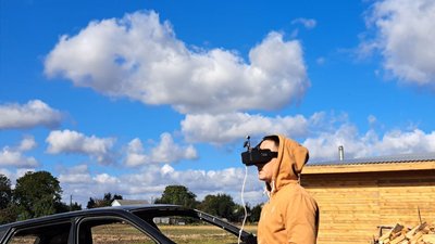 Житомирянин Олександр власноруч виготовляє FPV дрони