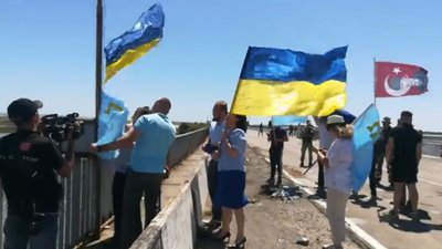 «Крим – це Україна!»: на адмінмежі із окупованим Кримом відзначили День кримськотатарського прапора «Крим – це Україна!»: на адмінмежі із окупованим Кримом відзначили День кримськотатарського прапора