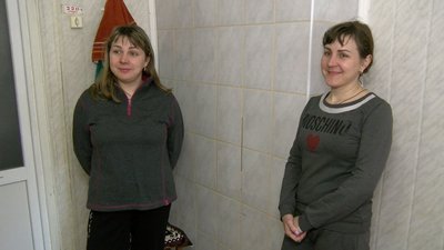 "Нічого не бахкає, і ми раді": сестри з Києва живуть та працюють в санаторії на Волині