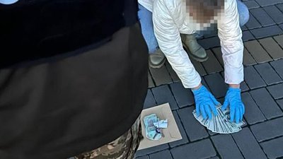 У Черкасах лікарка за гроші робила "ухилянтам" довідки про інвалідність У Черкасах лікарка за гроші робила "ухилянтам" довідки про інвалідність