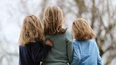 Правозахисники закликають ЄС терміново забрати дітей-біженців з грецьких островів