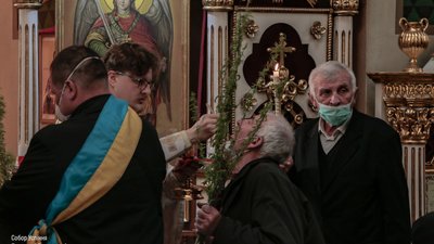 Трьох священників оштрафували через скупчення вірян у храмах у Вербну неділю Трьох священників оштрафували через скупчення вірян у храмах у Вербну неділю
