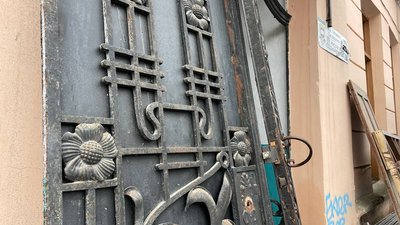У Тернополі демонтували сторічну браму