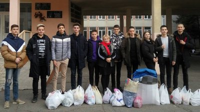"Торбинки для тваринки": пів тонни корму для тварин у зібрали черкаські школярі