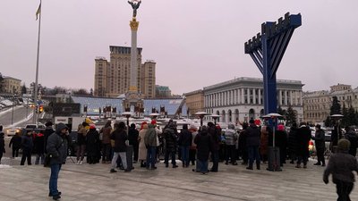 У Києві на Хануку запалили найбільшу менору в Європі