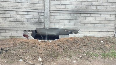 Миколаївські рятувальники ліквідовують наслідки обстрілів Миколаївські рятувальники ліквідовують наслідки обстрілів