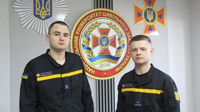 Курсанти, які врятували дітей, що провалилися під кригу