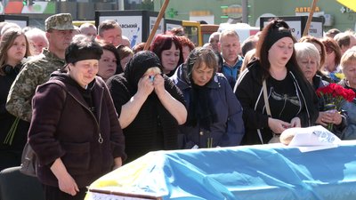 У Рівному попрощалися з військовими Олегом Маслянком та Дмитром Лопатюком У Рівному попрощалися з військовими Олегом Маслянком та Дмитром Лопатюком