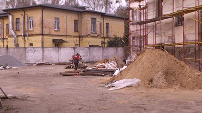 У Житомирі відновили будівельні роботи на трьох об'єктах інфраструктури та у корпусі гімназії У Житомирі відновили будівельні роботи на трьох об'єктах інфраструктури та у корпусі гімназії