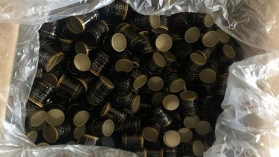 На Ужгородщині викрили підпільний цех з виготовлення алкоголю та сигарет На Ужгородщині викрили підпільний цех з виготовлення алкоголю та сигарет
