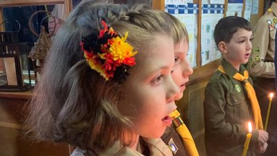 Вифлеємський вогонь миру принесли пластуни в один із "Пунктів незламності" Вифлеємський вогонь миру принесли пластуни в один із "Пунктів незламності"