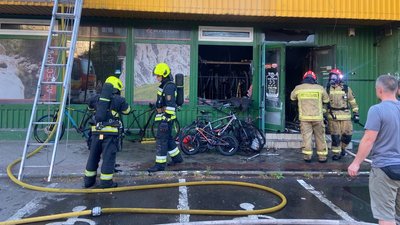 В Ужгороді горів веломагазин