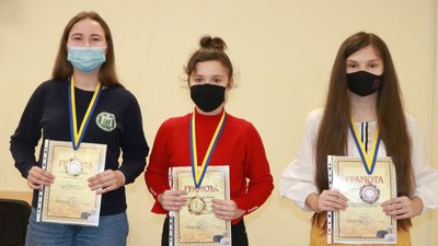 Дарина Мосієнко здобула дві срібних та одну бронзову медалі Дарина Мосієнко здобула дві срібних та одну бронзову медалі