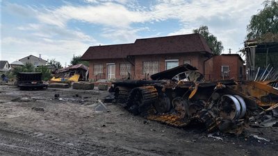 Катівні та безіменні могили: що знайшли в Ізюмі після звільнення міста від окупантів Катівні та безіменні могили: що знайшли в Ізюмі після звільнення міста від окупантів