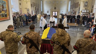 У Полтаві прощаються із військовим із Дмитром Юренком