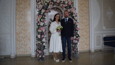 У Черкасах у день закоханих одружилися Юлія і Тарас У Черкасах у день закоханих одружилися Юлія і Тарас