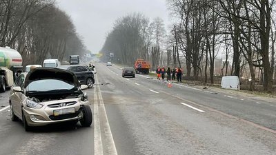 У Львівському районі 80-річний водій спричинив потрійну ДТП з травмованими