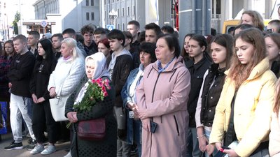 У Рівному відзначили дев'яту річницю створення "Азову" і вшанували загиблих бійців У Рівному відзначили дев'яту річницю створення "Азову" і вшанували загиблих бійців