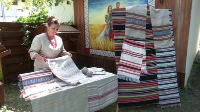 "Це — ідентифікатор регіональної культури": у Рівному провели майстер-клас із ткацтва "Це — ідентифікатор регіональної культури": у Рівному провели майстер-клас із ткацтва
