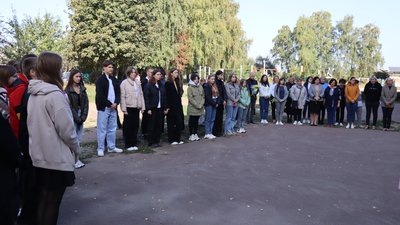 У Тростянці відкрили меморіальну душку загиблого бійця Дмитра Євдокимова У Тростянці відкрили меморіальну душку загиблого бійця Дмитра Євдокимова