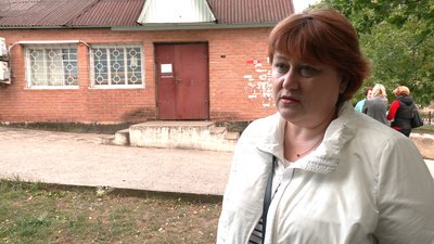 "Закусочна" vs теплотраса: у Рівному нарікають на будівлю в спальному мікрорайоні