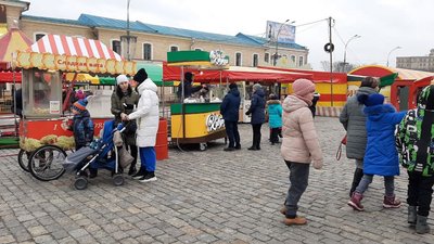 Що працює на майдані Свободи у Харкові під час локдауну: фото Що працює на майдані Свободи у Харкові під час локдауну: фото