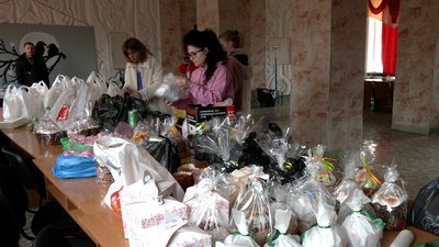 "Великодні кошики" поїхали з Рівного до Харкова. Хто їх отримає