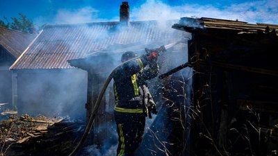 На Херсонщині за добу внаслідок російських обстрілів виникли 12 пожеж