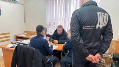 Голові однієї з РВА Сумщини повідомлено про підозру в організації схеми розкрадання палива — ДБР