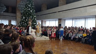 Сумський театр ім. Щепкіна представив новорічну виставу для дітей "Пітер Пен" Сумський театр ім. Щепкіна представив новорічну виставу для дітей "Пітер Пен"