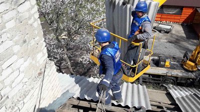 На Донеччині від початку року відновили понад 400 будинків, пошкоджених війною На Донеччині від початку року відновили понад 400 будинків, пошкоджених війною