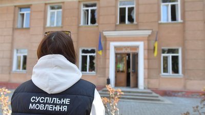 Пошкоджена будівля Одеської філії Суспільного