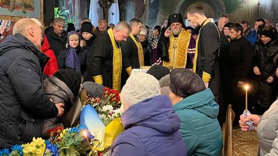 "Був мужнім, сміливим, дещо відчайдушним хлопцем". У Сумах попрощалися із солдатом Олександром Якущенком "Був мужнім, сміливим, дещо відчайдушним хлопцем". У Сумах попрощалися із солдатом Олександром Якущенком