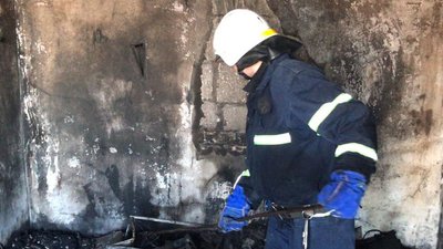 Протягом доби рятувальники Миколаївщини ліквідували дві пожежі в приватних будинках. Є загиблий